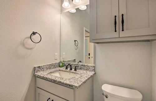 Home with Screened Porch - Near Toledo Bend Lake! - Foto 12