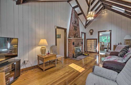 Dog-Friendly Waretown Home with Furnished Deck! - Foto 5