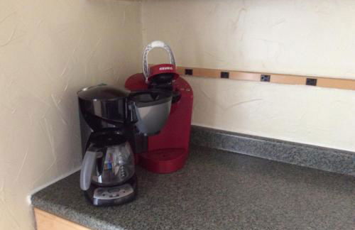 Charming Studio Apartment in the Heart of Golden - Photo 11