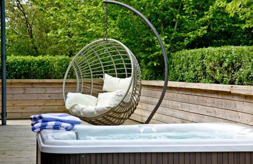 Orchard Lodge, Strawberryfield Park - Photo 22