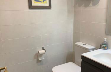 Cosy Apartment in L Escala, 7 mins walk to the closest beach, Riells - Foto 4