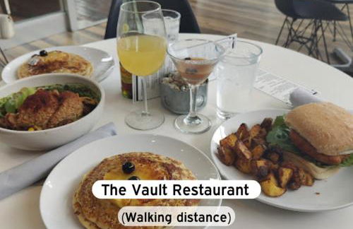 Charming 1BR NearBOKCntr-Gym,Lounge,Balcony,PetOK - Foto 29