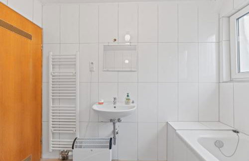 Worker Apartments Oberboihingen near Stuttgart, Nürtingen, Autobahn A8, Parking,Wifi,Smart,Smart TV - Foto 50