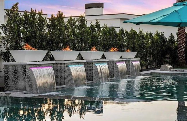 Exclusive Indio Villa Pool, Hot Tub, Putting Green Sleeps 18 Bravo #6 - Foto 42