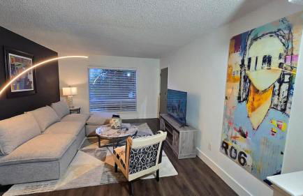 Special 2BR Galleria Condo Pool View Private Entrance - Foto 9