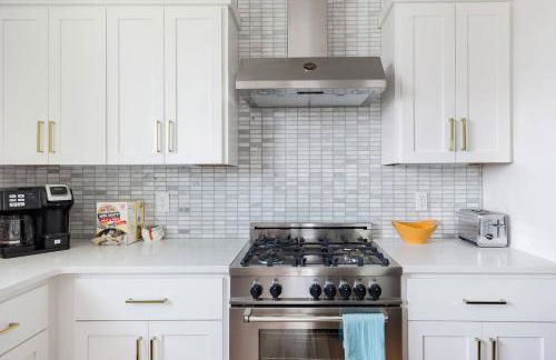 Brand New Luxury Home near Downtown - Foto 14