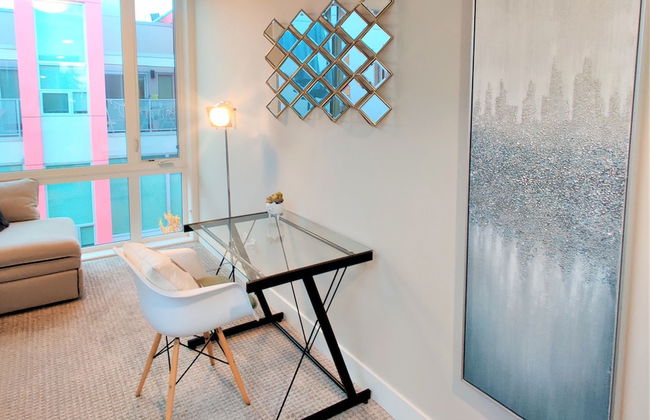 Monki Di Executive Suites - GLAS - Luxury Inner City Home 3 min to Downtown w Private Rooftop Patio Fireplace - Foto 11