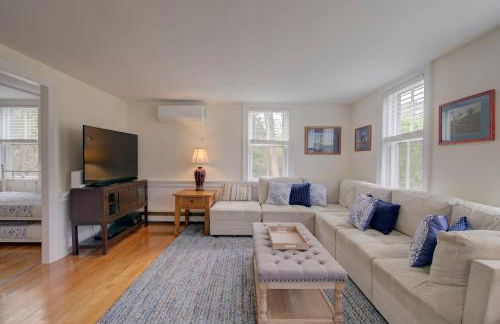 Short drive to town and popular beaches - Photo 4