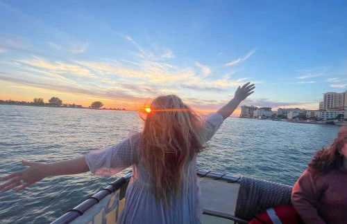 Spacious 4 bedroom 3 bath Clearwater Vacation House Cowboy Pool Fire Pit Games Close to Clearwater Beach Biking Trail Farmers Markets Harbor Health Spa Baycare Ballpark and Ruth Eckerd Hall Golf Courses - Photo 52