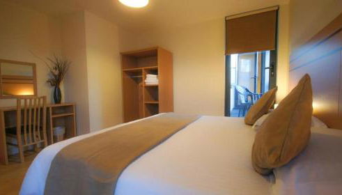 Crompton Court Apartments - Photo 5