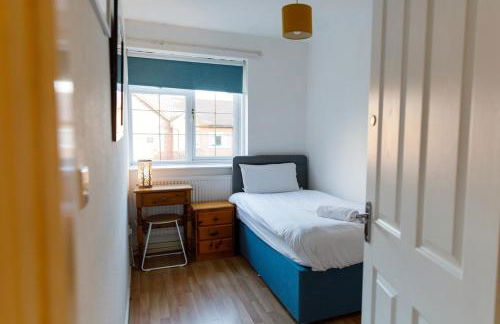 5 Bed Townhouse with Garden & Parking by BrumStay UK - Foto 19