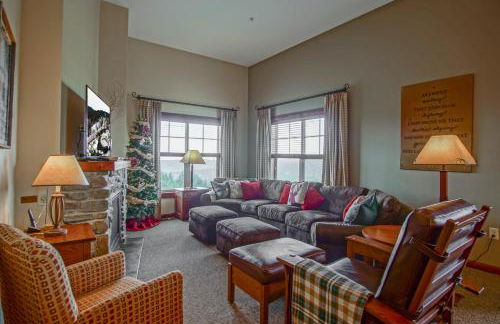 3 bedroom, 2 Full Baths, Slope Side Outdoor Hot Tubs on Site Ski Lift overlook - Foto 7