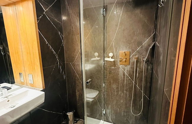 Westwood House - Photo 44