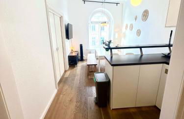 Central Apartment for up to 10 Guests - Photo 11