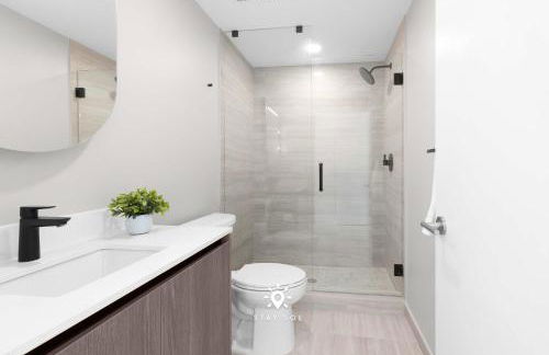 Chic 2BR Apartment Gym & Balcony Views - Foto 21