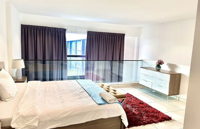 Embassy Gardens Apartment - Photo 5