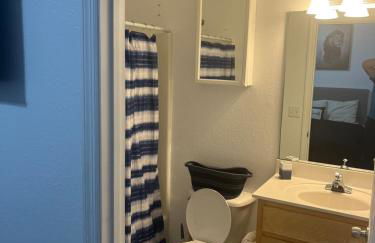 3 Bed 3 Bath Townhome - Foto 2
