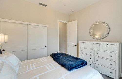 Fenced-In Yard Apt 7 Mi to Westfield Galleria - Foto 16