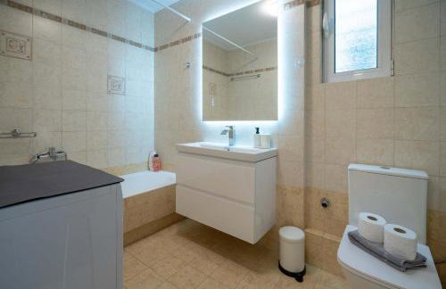 Sunlit Terrace 3BR Apartment - Tavros by ΜΡS - Foto 63