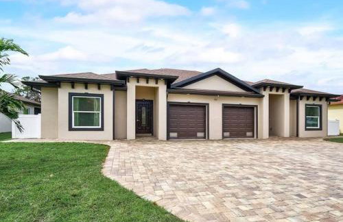 Family Villa King Bed, 3 bedrooms 2baths, 7 guests, Close to Beaches, Golfing, Fishing - Foto 2