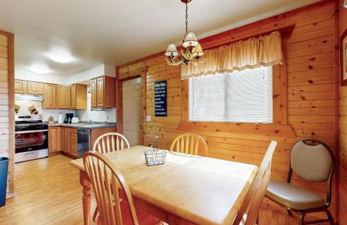 Adventure Basecamp! Three Bears Resort Retreat - Foto 8