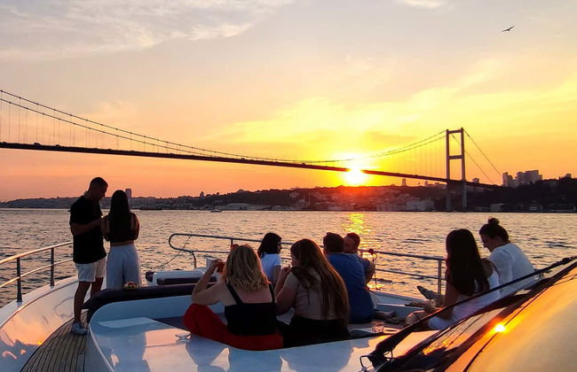 Bosphorus Sunset Luxury Yacht Cruise - Photo 3