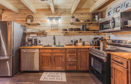 Cozy Cabin Retreat w/ Hot Tub & Nature Views - Foto 39