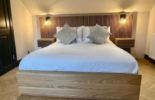 Flora in ApartNest Auchterarder - Photo 4