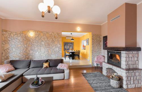 Sunset holiday home with pool and large, mature garden - Foto 9