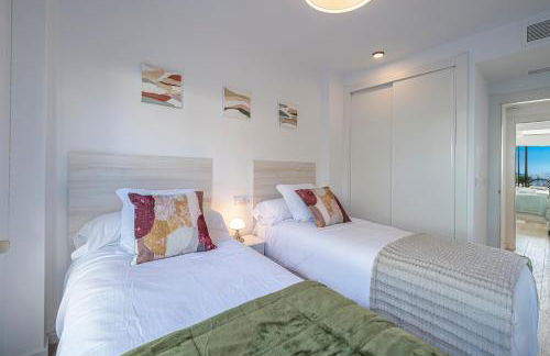 One80 Residences New corner Apartment with amazing sea view to Gibraltar & Africa - Photo 6