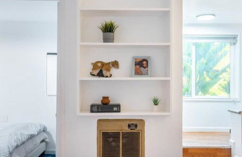 Garden Oasis Cozy Home Near Bart Shop with Parking - Photo 7