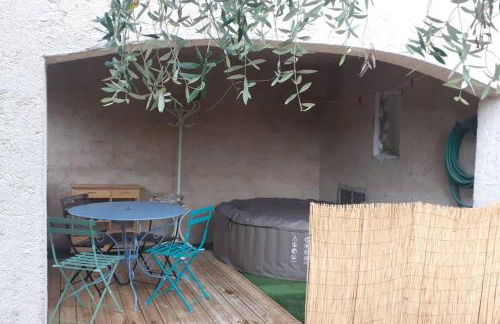 studio bas de villa, jardin et spa (été seulement) - Foto 1