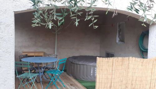 studio bas de villa, jardin et spa (été seulement) - Foto 1