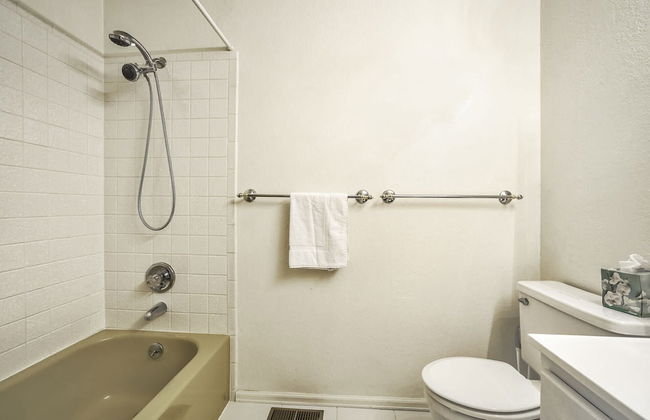 4BR Central Location & Near Parks! - Photo 30