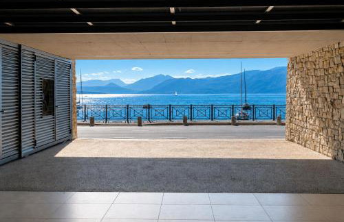 SalvatoreHomes - Luxurious Dreamview Waterfront Apartment in Torri del Benaco with Pool - Casa Azura - a 5 Star Luxury Collection at Lake Garda - Foto 46