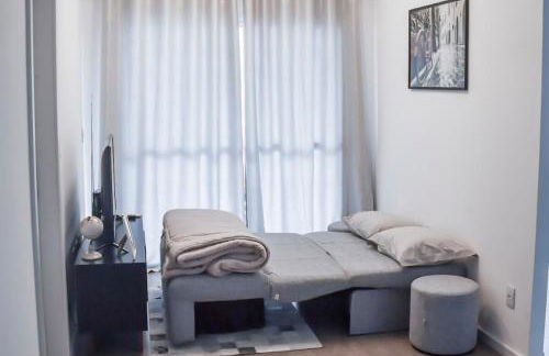 Gleba com ar-condicionado na sala e quarto, sacada e piscina - Foto 3