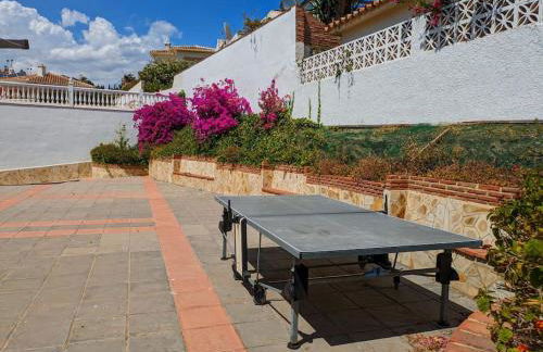 Dream beach-side villa with sea views & close to golf - Photo 13