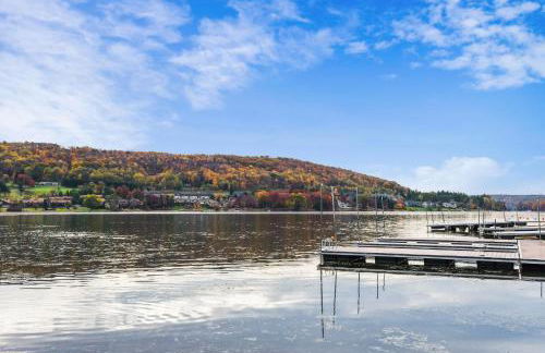 Lakefront Home Near Wisp with Great Location Dock Slip Hot Tub - Foto 46