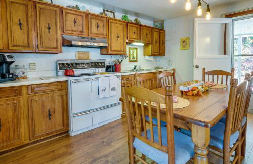 Pet-Friendly Topton Home with Patio, Deck and Views! - Foto 8