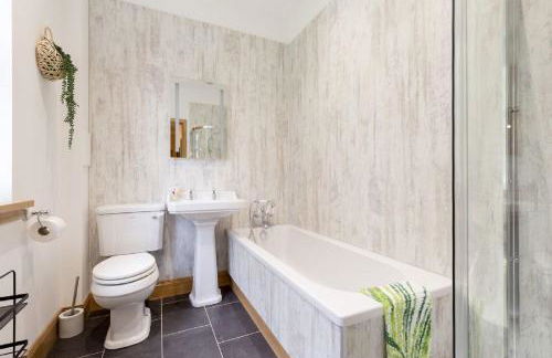 Balbeg Cottage - Photo 14