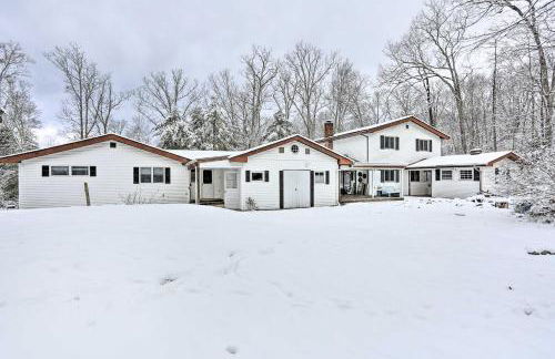 Large Greeley House with 2 Game Rooms and Yard! - Foto 43