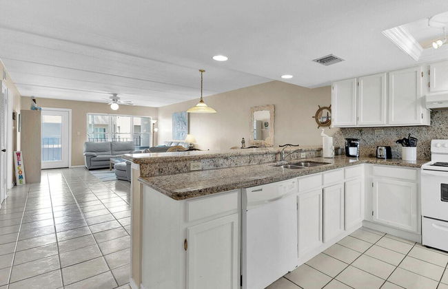 Beachfront Convenience w/o the Beachfront Price! - Foto 7