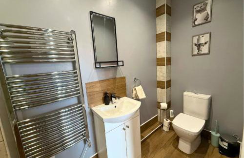 Pool Table 1-Bedroom House, near City Centre and Public Transport, Dog Friendly, Sleeps 5, Free Parking - Foto 27