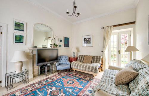 GuestReady - Classic Charm near Holyrood Park - Foto 8