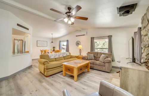 Snowy Peak Views and Cozy Game Nights Pine Home - Foto 6