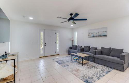 Waterfront Home with Pool by Next Step Property Management - Foto 14