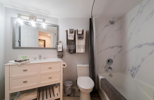 Suite at Trails End Beach House - Photo 14