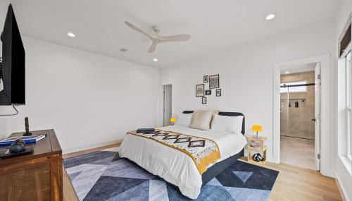 The Iron Cactus 10 acres villa near Austin w Sauna and Pool table - Foto 3