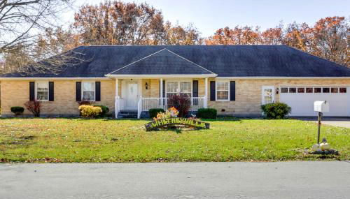 Charming Paris Home with Porch Hunt and Unwind! - Foto 1