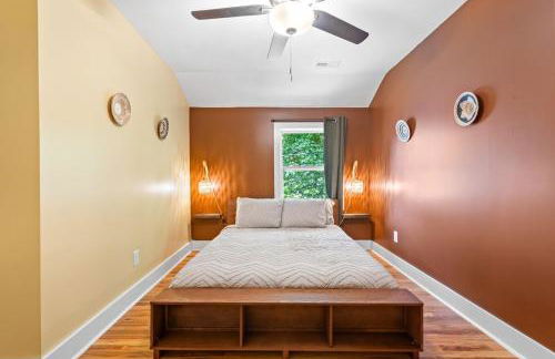 Boho 5BR Modern Villa w Hot Tub, Grill, Patio and Backyard - Foto 10